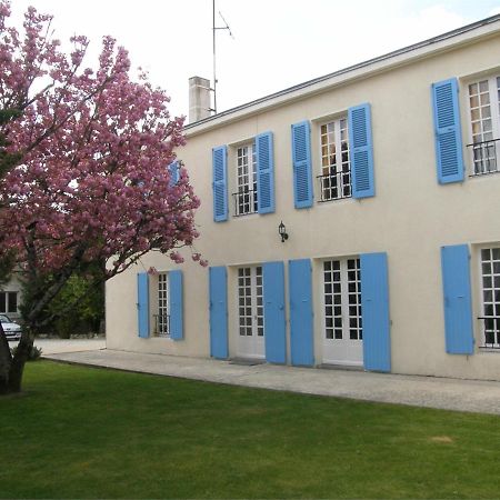 Le Logis Des Oiseaux Hotel Surgeres Exterior photo